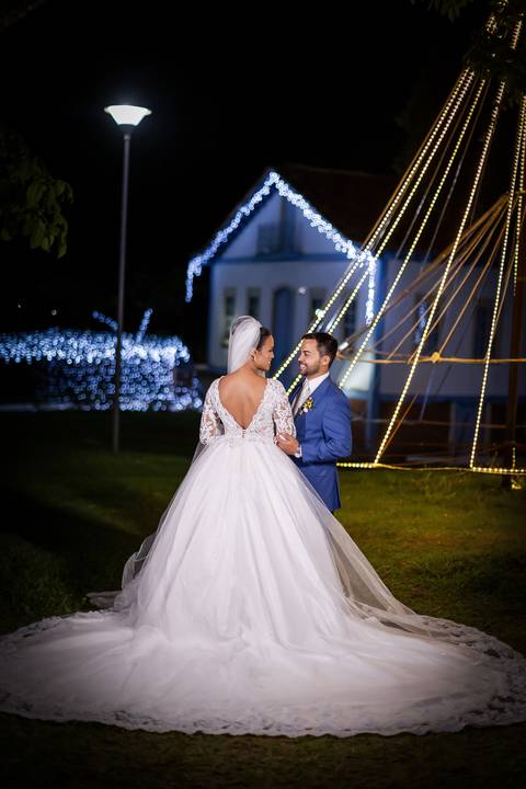 pre-wedding-casamento-ensaio-noiva-noivo-vestido-terno-make-maquiagem-civil-buque-cerimonia-cerimonial-foto-fotografo-retrato-igreja-madrinha-padrinho-dj-buffet-daniel-custodio-uberlandia-minas-gerais-por-do-sol-amor-aliança-fotos-anel-noivado-chacara-lov'