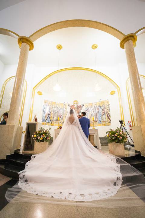 pre-wedding-casamento-ensaio-noiva-noivo-vestido-terno-make-maquiagem-civil-buque-cerimonia-cerimonial-foto-fotografo-retrato-igreja-madrinha-padrinho-dj-buffet-daniel-custodio-uberlandia-minas-gerais-por-do-sol-amor-aliança-fotos-anel-noivado-chacara-lov'