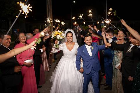 pre-wedding-casamento-ensaio-noiva-noivo-vestido-terno-make-maquiagem-civil-buque-cerimonia-cerimonial-foto-fotografo-retrato-igreja-madrinha-padrinho-dj-buffet-daniel-custodio-uberlandia-minas-gerais-por-do-sol-amor-aliança-fotos-anel-noivado-chacara-lov'