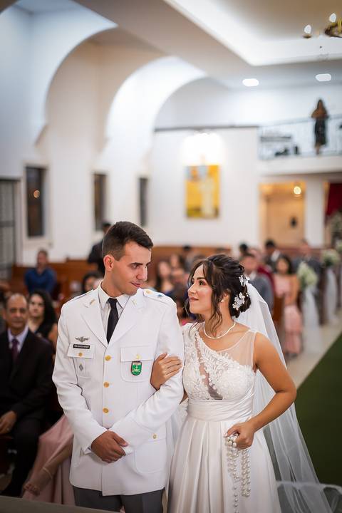 pre-wedding-casamento-ensaio-noiva-noivo-vestido-terno-make-maquiagem-civil-buque-cerimonia-cerimonial-foto-fotografo-retrato-igreja-madrinha-padrinho-dj-buffet-daniel-custodio-uberlandia-minas-gerais-por-do-sol-amor-aliança-fotos-anel-noivado-chacara-lov'