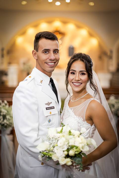 pre-wedding-casamento-ensaio-noiva-noivo-vestido-terno-make-maquiagem-civil-buque-cerimonia-cerimonial-foto-fotografo-retrato-igreja-madrinha-padrinho-dj-buffet-daniel-custodio-uberlandia-minas-gerais-por-do-sol-amor-aliança-fotos-anel-noivado-chacara-lov'