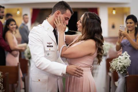 pre-wedding-casamento-ensaio-noiva-noivo-vestido-terno-make-maquiagem-civil-buque-cerimonia-cerimonial-foto-fotografo-retrato-igreja-madrinha-padrinho-dj-buffet-daniel-custodio-uberlandia-minas-gerais-por-do-sol-amor-aliança-fotos-anel-noivado-chacara-lov'