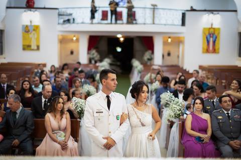 pre-wedding-casamento-ensaio-noiva-noivo-vestido-terno-make-maquiagem-civil-buque-cerimonia-cerimonial-foto-fotografo-retrato-igreja-madrinha-padrinho-dj-buffet-daniel-custodio-uberlandia-minas-gerais-por-do-sol-amor-aliança-fotos-anel-noivado-chacara-lov'