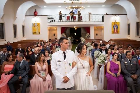 pre-wedding-casamento-ensaio-noiva-noivo-vestido-terno-make-maquiagem-civil-buque-cerimonia-cerimonial-foto-fotografo-retrato-igreja-madrinha-padrinho-dj-buffet-daniel-custodio-uberlandia-minas-gerais-por-do-sol-amor-aliança-fotos-anel-noivado-chacara-lov'