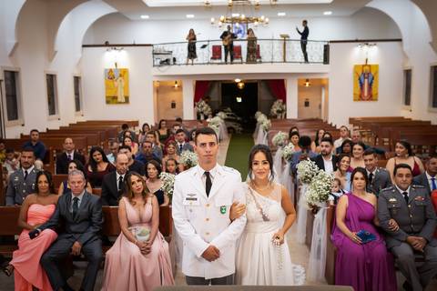 pre-wedding-casamento-ensaio-noiva-noivo-vestido-terno-make-maquiagem-civil-buque-cerimonia-cerimonial-foto-fotografo-retrato-igreja-madrinha-padrinho-dj-buffet-daniel-custodio-uberlandia-minas-gerais-por-do-sol-amor-aliança-fotos-anel-noivado-chacara-lov'