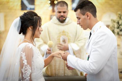 pre-wedding-casamento-ensaio-noiva-noivo-vestido-terno-make-maquiagem-civil-buque-cerimonia-cerimonial-foto-fotografo-retrato-igreja-madrinha-padrinho-dj-buffet-daniel-custodio-uberlandia-minas-gerais-por-do-sol-amor-aliança-fotos-anel-noivado-chacara-lov'