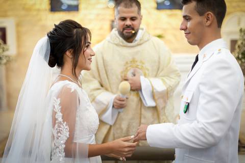 pre-wedding-casamento-ensaio-noiva-noivo-vestido-terno-make-maquiagem-civil-buque-cerimonia-cerimonial-foto-fotografo-retrato-igreja-madrinha-padrinho-dj-buffet-daniel-custodio-uberlandia-minas-gerais-por-do-sol-amor-aliança-fotos-anel-noivado-chacara-lov'