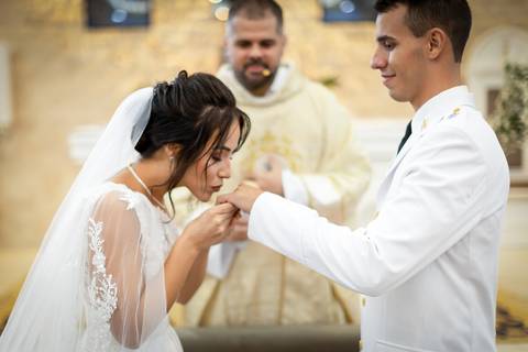 pre-wedding-casamento-ensaio-noiva-noivo-vestido-terno-make-maquiagem-civil-buque-cerimonia-cerimonial-foto-fotografo-retrato-igreja-madrinha-padrinho-dj-buffet-daniel-custodio-uberlandia-minas-gerais-por-do-sol-amor-aliança-fotos-anel-noivado-chacara-lov'