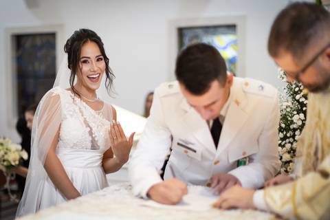 pre-wedding-casamento-ensaio-noiva-noivo-vestido-terno-make-maquiagem-civil-buque-cerimonia-cerimonial-foto-fotografo-retrato-igreja-madrinha-padrinho-dj-buffet-daniel-custodio-uberlandia-minas-gerais-por-do-sol-amor-aliança-fotos-anel-noivado-chacara-lov'