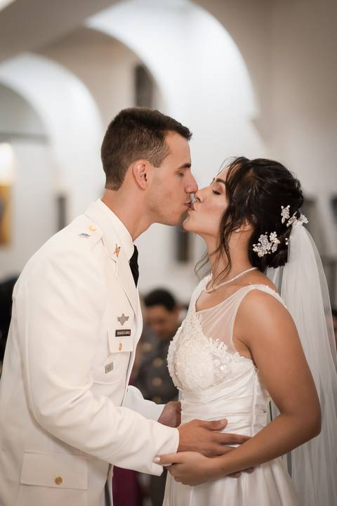 pre-wedding-casamento-ensaio-noiva-noivo-vestido-terno-make-maquiagem-civil-buque-cerimonia-cerimonial-foto-fotografo-retrato-igreja-madrinha-padrinho-dj-buffet-daniel-custodio-uberlandia-minas-gerais-por-do-sol-amor-aliança-fotos-anel-noivado-chacara-lov'