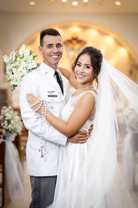 pre-wedding-casamento-ensaio-noiva-noivo-vestido-terno-make-maquiagem-civil-buque-cerimonia-cerimonial-foto-fotografo-retrato-igreja-madrinha-padrinho-dj-buffet-daniel-custodio-uberlandia-minas-gerais-por-do-sol-amor-aliança-fotos-anel-noivado-chacara-lov'