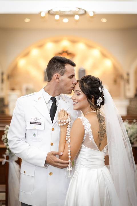 pre-wedding-casamento-ensaio-noiva-noivo-vestido-terno-make-maquiagem-civil-buque-cerimonia-cerimonial-foto-fotografo-retrato-igreja-madrinha-padrinho-dj-buffet-daniel-custodio-uberlandia-minas-gerais-por-do-sol-amor-aliança-fotos-anel-noivado-chacara-lov'