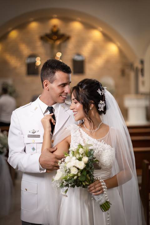 pre-wedding-casamento-ensaio-noiva-noivo-vestido-terno-make-maquiagem-civil-buque-cerimonia-cerimonial-foto-fotografo-retrato-igreja-madrinha-padrinho-dj-buffet-daniel-custodio-uberlandia-minas-gerais-por-do-sol-amor-aliança-fotos-anel-noivado-chacara-lov'