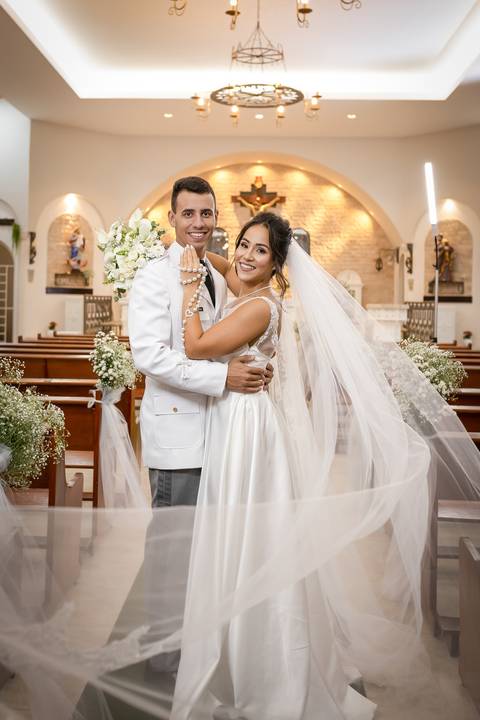 pre-wedding-casamento-ensaio-noiva-noivo-vestido-terno-make-maquiagem-civil-buque-cerimonia-cerimonial-foto-fotografo-retrato-igreja-madrinha-padrinho-dj-buffet-daniel-custodio-uberlandia-minas-gerais-por-do-sol-amor-aliança-fotos-anel-noivado-chacara-lov'