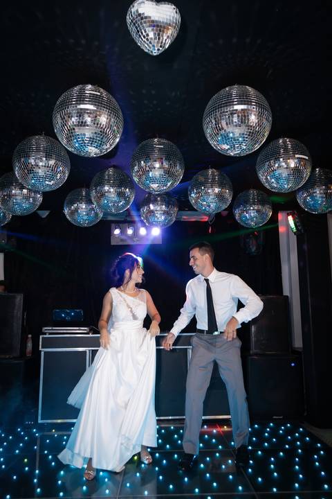 pre-wedding-casamento-ensaio-noiva-noivo-vestido-terno-make-maquiagem-civil-buque-cerimonia-cerimonial-foto-fotografo-retrato-igreja-madrinha-padrinho-dj-buffet-daniel-custodio-uberlandia-minas-gerais-por-do-sol-amor-aliança-fotos-anel-noivado-chacara-lov'