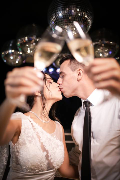 pre-wedding-casamento-ensaio-noiva-noivo-vestido-terno-make-maquiagem-civil-buque-cerimonia-cerimonial-foto-fotografo-retrato-igreja-madrinha-padrinho-dj-buffet-daniel-custodio-uberlandia-minas-gerais-por-do-sol-amor-aliança-fotos-anel-noivado-chacara-lov'