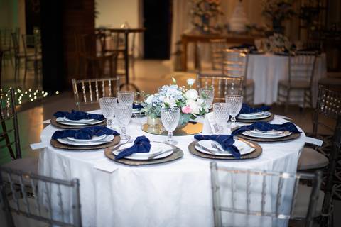 pre-wedding-casamento-ensaio-noiva-noivo-vestido-terno-make-maquiagem-civil-buque-cerimonia-cerimonial-foto-fotografo-retrato-igreja-madrinha-padrinho-dj-buffet-daniel-custodio-uberlandia-minas-gerais-por-do-sol-amor-aliança-fotos-anel-noivado-chacara-lov'