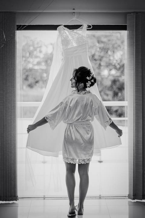 pre-wedding-casamento-ensaio-noiva-noivo-vestido-terno-make-maquiagem-civil-buque-cerimonia-cerimonial-foto-fotografo-retrato-igreja-madrinha-padrinho-dj-buffet-daniel-custodio-uberlandia-minas-gerais-por-do-sol-amor-aliança-fotos-anel-noivado-chacara-lov'