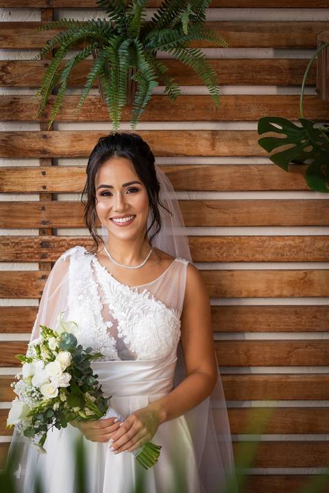 pre-wedding-casamento-ensaio-noiva-noivo-vestido-terno-make-maquiagem-civil-buque-cerimonia-cerimonial-foto-fotografo-retrato-igreja-madrinha-padrinho-dj-buffet-daniel-custodio-uberlandia-minas-gerais-por-do-sol-amor-aliança-fotos-anel-noivado-chacara-lov'