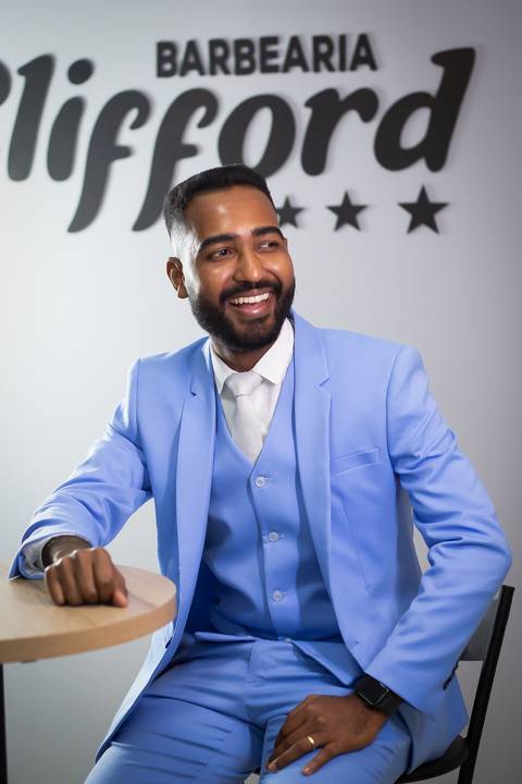 casamento-noivo-make-barbearia-noiva-love-atelie-vestido-terno-maquiagem-casamento-blidado-buque-padrinho-madrinha-fotos-fotografias-retrato-igreja-festa-recepção-daniel-custodio-amor-love-dança-pre-wedding-dj-buffet-cerimonial-filmagem-pista-dança-love'