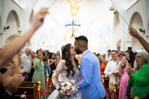 casamento-noivo-make-barbearia-noiva-love-atelie-vestido-terno-maquiagem-casamento-blidado-buque-padrinho-madrinha-fotos-fotografias-retrato-igreja-festa-recepção-daniel-custodio-amor-love-dança-pre-wedding-dj-buffet-cerimonial-filmagem-pista-dança-love'