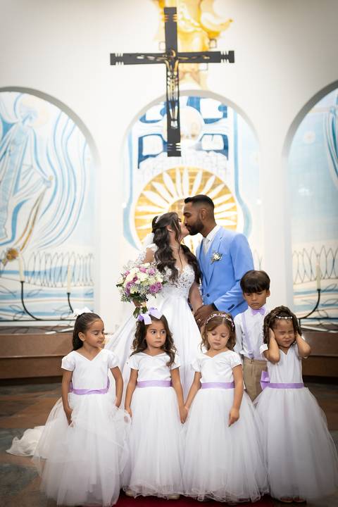 casamento-noivo-make-barbearia-noiva-love-atelie-vestido-terno-maquiagem-casamento-blidado-buque-padrinho-madrinha-fotos-fotografias-retrato-igreja-festa-recepção-daniel-custodio-amor-love-dança-pre-wedding-dj-buffet-cerimonial-filmagem-pista-dança-love'