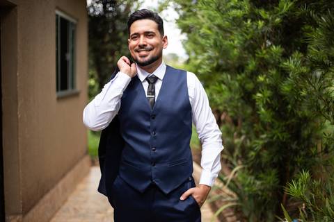 casamento-casar-noiva-noivo-vestido-make-maquiagem-cabelo-atelie-buque-padrinha-padrinho-espaço-studio-mãe-avó-foto-fotografias-retrato-fotografo-daniel-custodio-uberlandia-minas-gerais-amor-barbeiro-choffer-banda-buffet-cerimonial-chacara-padre-igreja-oi'