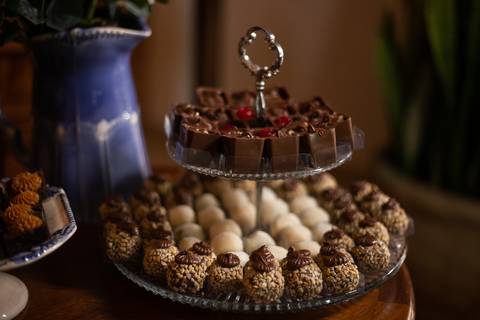 casamento-casar-noiva-noivo-vestido-make-maquiagem-cabelo-atelie-buque-padrinha-padrinho-espaço-studio-mãe-avó-foto-fotografias-retrato-fotografo-daniel-custodio-uberlandia-minas-gerais-amor-barbeiro-choffer-banda-buffet-cerimonial-chacara-padre-igreja-oi'