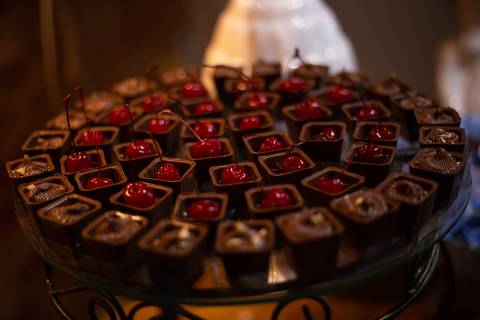 casamento-casar-noiva-noivo-vestido-make-maquiagem-cabelo-atelie-buque-padrinha-padrinho-espaço-studio-mãe-avó-foto-fotografias-retrato-fotografo-daniel-custodio-uberlandia-minas-gerais-amor-barbeiro-choffer-banda-buffet-cerimonial-chacara-padre-igreja-oi'