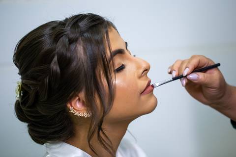 casamento-casar-noiva-noivo-vestido-make-maquiagem-cabelo-atelie-buque-padrinha-padrinho-espaço-studio-mãe-avó-foto-fotografias-retrato-fotografo-daniel-custodio-uberlandia-minas-gerais-amor-barbeiro-choffer-banda-buffet-cerimonial-chacara-padre-igreja-oi'