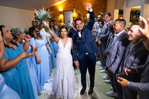 casamento-casar-noiva-noivo-vestido-make-maquiagem-cabelo-atelie-buque-padrinha-padrinho-espaço-studio-mãe-avó-foto-fotografias-retrato-fotografo-daniel-custodio-uberlandia-minas-gerais-amor-barbeiro-choffer-banda-buffet-cerimonial-chacara-padre-igreja-oi'