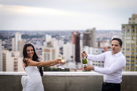 pre-wedding-ensaio-predio-centro-uberlandia-foto-fotografo-daniel-custodio-casar-casamento-make-noiva-noivo-festa-cerimonial-igreja-chacara-buffet-dj-buque-vestido-terno-barbeiro-minas-gerais-brasil-banda-fotos-externas-romantico-civil-aliança-love-amor-'