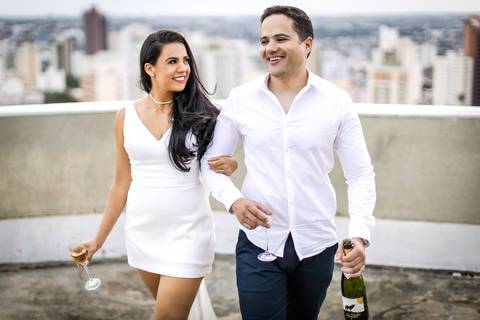 pre-wedding-ensaio-predio-centro-uberlandia-foto-fotografo-daniel-custodio-casar-casamento-make-noiva-noivo-festa-cerimonial-igreja-chacara-buffet-dj-buque-vestido-terno-barbeiro-minas-gerais-brasil-banda-fotos-externas-romantico-civil-aliança-love-amor-'