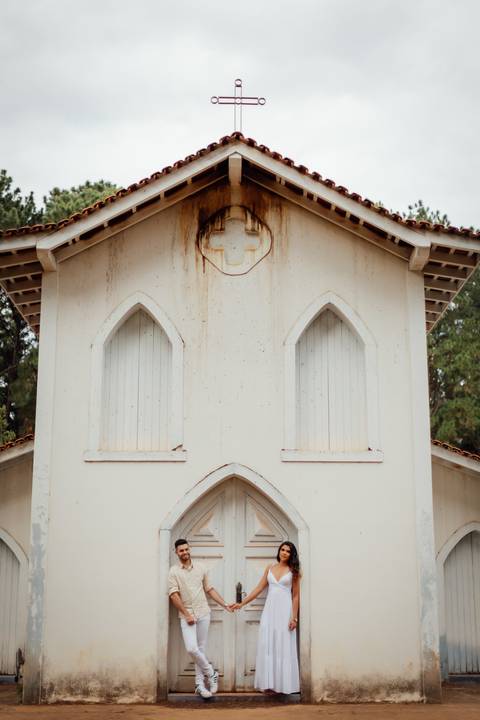 pre-wedding-ensaio-predio-centro-uberlandia-foto-fotografo-daniel-custodio-casar-casamento-make-noiva-noivo-festa-cerimonial-igreja-chacara-buffet-dj-buque-vestido-terno-barbeiro-minas-gerais-brasil-banda-fotos-externas-romantico-civil-aliança-love-amor-'