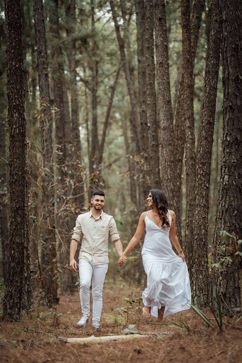 pre-wedding-ensaio-predio-centro-uberlandia-foto-fotografo-daniel-custodio-casar-casamento-make-noiva-noivo-festa-cerimonial-igreja-chacara-buffet-dj-buque-vestido-terno-barbeiro-minas-gerais-brasil-banda-fotos-externas-romantico-civil-aliança-love-amor-'