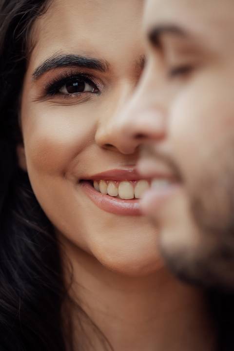 pre-wedding-ensaio-predio-centro-uberlandia-foto-fotografo-daniel-custodio-casar-casamento-make-noiva-noivo-festa-cerimonial-igreja-chacara-buffet-dj-buque-vestido-terno-barbeiro-minas-gerais-brasil-banda-fotos-externas-romantico-civil-aliança-love-amor-'