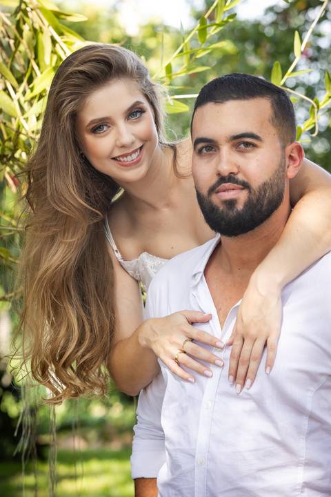 pre-wedding-ensaio-fotos-daniel-custodio-fotografo-uberlandia-aguai-são-paulo-casal-casamento-aliança-noiva-noivo-padrinha-madrinha-noivos-make-off-minas-gerais-buffet-buque-vestido-igreja-amor-love-fotos-stores-reels-instagram-igreja-chacara-festa-banda-'