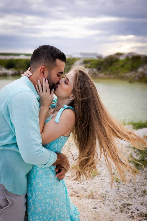 pre-wedding-ensaio-fotos-daniel-custodio-fotografo-uberlandia-aguai-são-paulo-casal-casamento-aliança-noiva-noivo-padrinha-madrinha-noivos-make-off-minas-gerais-buffet-buque-vestido-igreja-amor-love-fotos-stores-reels-instagram-igreja-chacara-festa-banda-'