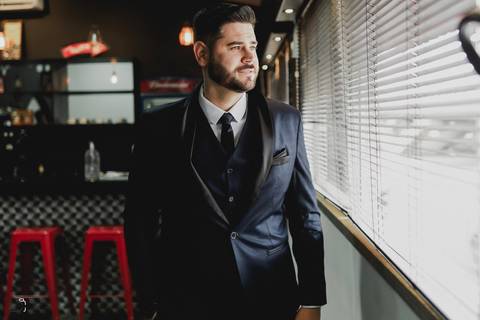 casar-casei-casamento-salão-make-vestido-noiva-madrinha-buque-brinde-aliança-penteado-fotos-fotografias-igreja-chacara-buffet-dança-banda-cerimonia-daniel-custodio-fotografo-noivo-terno-padrinho-filmagem-paje-dama-igreja-dj-drone-festa-uberlandia-minas-'