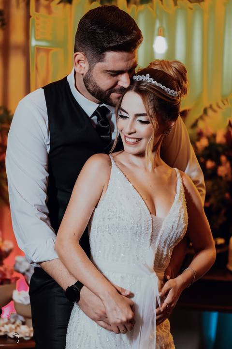 casar-casei-casamento-salão-make-vestido-noiva-madrinha-buque-brinde-aliança-penteado-fotos-fotografias-igreja-chacara-buffet-dança-banda-cerimonia-daniel-custodio-fotografo-noivo-terno-padrinho-filmagem-paje-dama-igreja-dj-drone-festa-uberlandia-minas-'