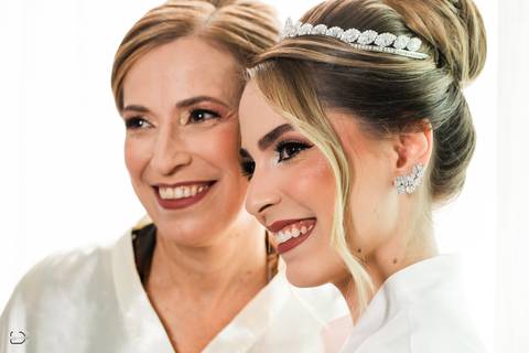 casar-casei-casamento-salão-make-vestido-noiva-madrinha-buque-brinde-aliança-penteado-fotos-fotografias-igreja-chacara-buffet-dança-banda-cerimonia-daniel-custodio-fotografo-noivo-terno-padrinho-filmagem-paje-dama-igreja-dj-drone-festa-uberlandia-minas-'