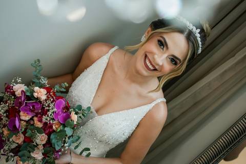 casar-casei-casamento-salão-make-vestido-noiva-madrinha-buque-brinde-aliança-penteado-fotos-fotografias-igreja-chacara-buffet-dança-banda-cerimonia-daniel-custodio-fotografo-noivo-terno-padrinho-filmagem-paje-dama-igreja-dj-drone-festa-uberlandia-minas-'