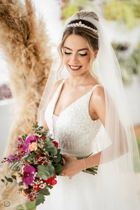 casar-casei-casamento-salão-make-vestido-noiva-madrinha-buque-brinde-aliança-penteado-fotos-fotografias-igreja-chacara-buffet-dança-banda-cerimonia-daniel-custodio-fotografo-noivo-terno-padrinho-filmagem-paje-dama-igreja-dj-drone-festa-uberlandia-minas-'