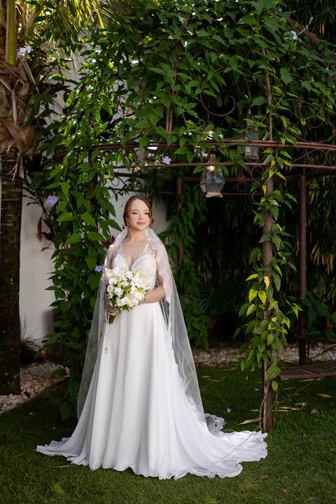 casamento-casar-noiva-make-buque-madrinha-brinde-espaço-fernanda-naves-chofer-vestido-cabelo-noivo-terno-madrinha-padrinho-daniel-custodio-uberlandia-minas-gerais-fotografo-chacara-coco-bambu-cerimonial-igreja-das-dores-decoração-musical-padre-aliança-'