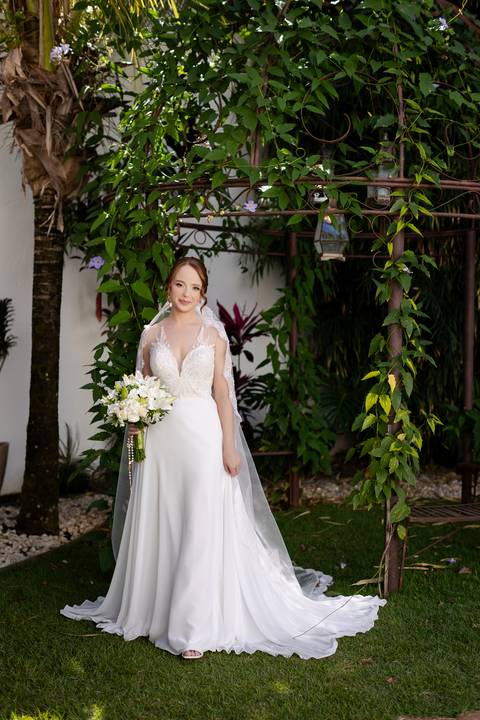 casamento-casar-noiva-make-buque-madrinha-brinde-espaço-fernanda-naves-chofer-vestido-cabelo-noivo-terno-madrinha-padrinho-daniel-custodio-uberlandia-minas-gerais-fotografo-chacara-coco-bambu-cerimonial-igreja-das-dores-decoração-musical-padre-aliança-'