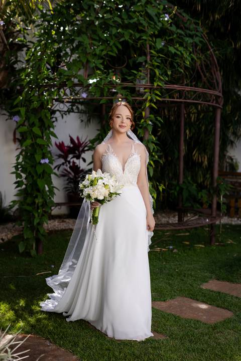 casamento-casar-noiva-make-buque-madrinha-brinde-espaço-fernanda-naves-chofer-vestido-cabelo-noivo-terno-madrinha-padrinho-daniel-custodio-uberlandia-minas-gerais-fotografo-chacara-coco-bambu-cerimonial-igreja-das-dores-decoração-musical-padre-aliança-'