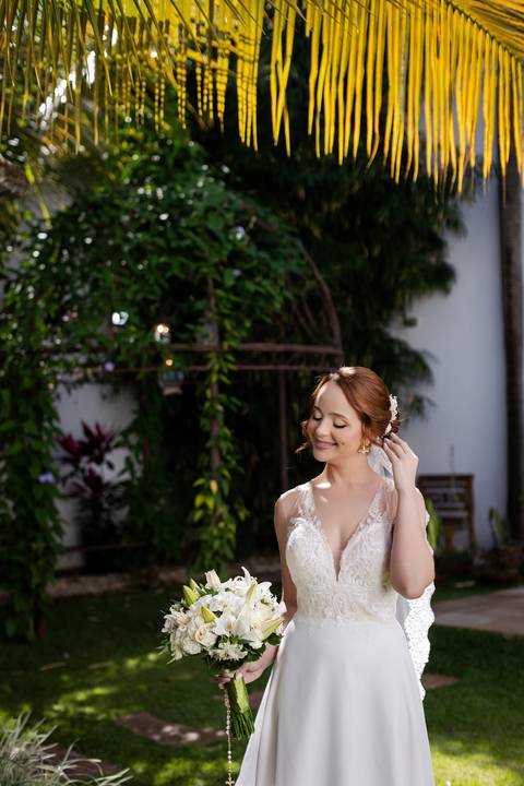 casamento-casar-noiva-make-buque-madrinha-brinde-espaço-fernanda-naves-chofer-vestido-cabelo-noivo-terno-madrinha-padrinho-daniel-custodio-uberlandia-minas-gerais-fotografo-chacara-coco-bambu-cerimonial-igreja-das-dores-decoração-musical-padre-aliança-'