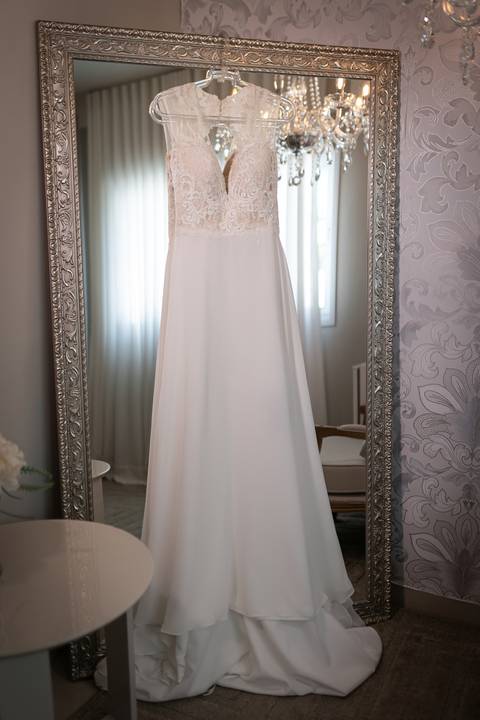 casamento-casar-noiva-make-buque-madrinha-brinde-espaço-fernanda-naves-chofer-vestido-cabelo-noivo-terno-madrinha-padrinho-daniel-custodio-uberlandia-minas-gerais-fotografo-chacara-coco-bambu-cerimonial-igreja-das-dores-decoração-musical-padre-aliança-'