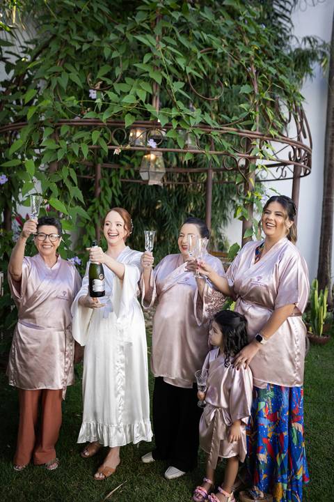 casamento-casar-noiva-make-buque-madrinha-brinde-espaço-fernanda-naves-chofer-vestido-cabelo-noivo-terno-madrinha-padrinho-daniel-custodio-uberlandia-minas-gerais-fotografo-chacara-coco-bambu-cerimonial-igreja-das-dores-decoração-musical-padre-aliança-'