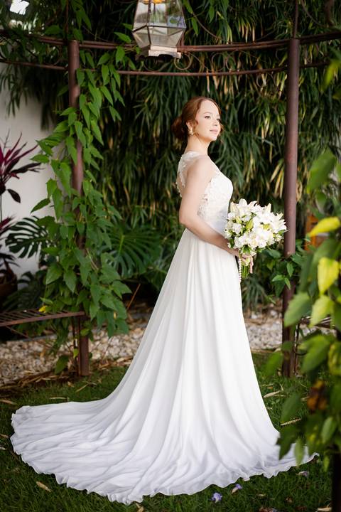 casamento-casar-noiva-make-buque-madrinha-brinde-espaço-fernanda-naves-chofer-vestido-cabelo-noivo-terno-madrinha-padrinho-daniel-custodio-uberlandia-minas-gerais-fotografo-chacara-coco-bambu-cerimonial-igreja-das-dores-decoração-musical-padre-aliança-'